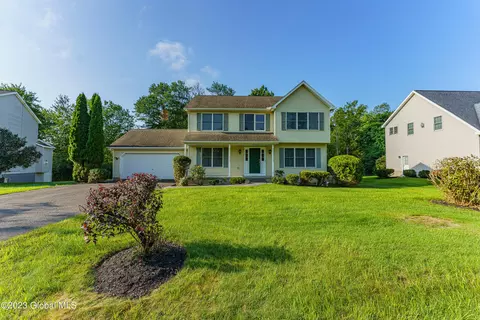 34 Beverly Dr, Albany, NY 12203