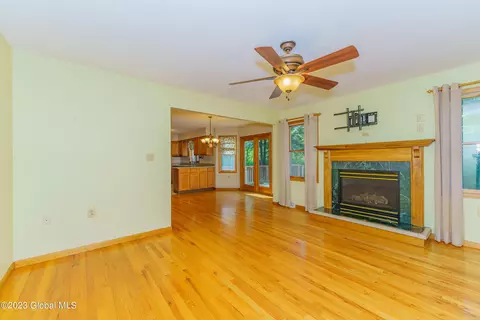 34 Beverly Dr, Albany, NY 12203 photo 23