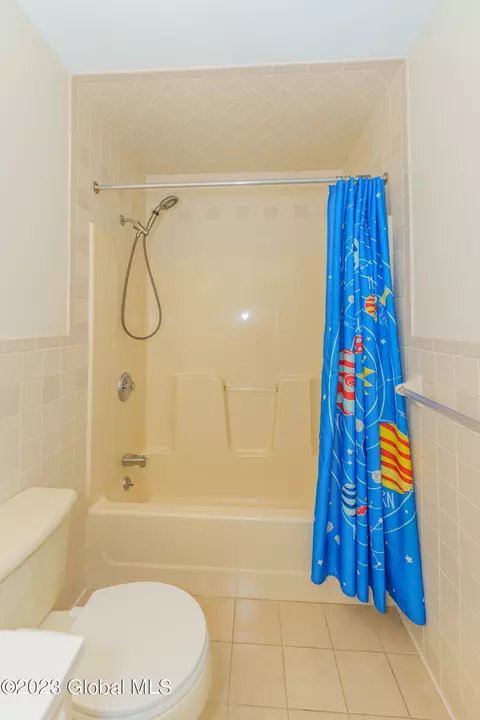 34 Beverly Dr, Albany, NY 12203 photo 39