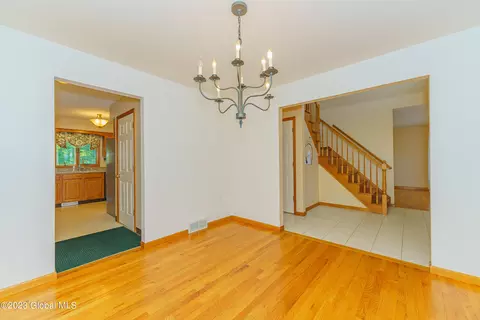 34 Beverly Dr, Albany, NY 12203 photo 11