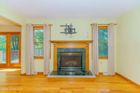 34 Beverly Dr, Albany, NY 12203 photo 24