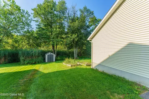 34 Beverly Dr, Albany, NY 12203 photo 40