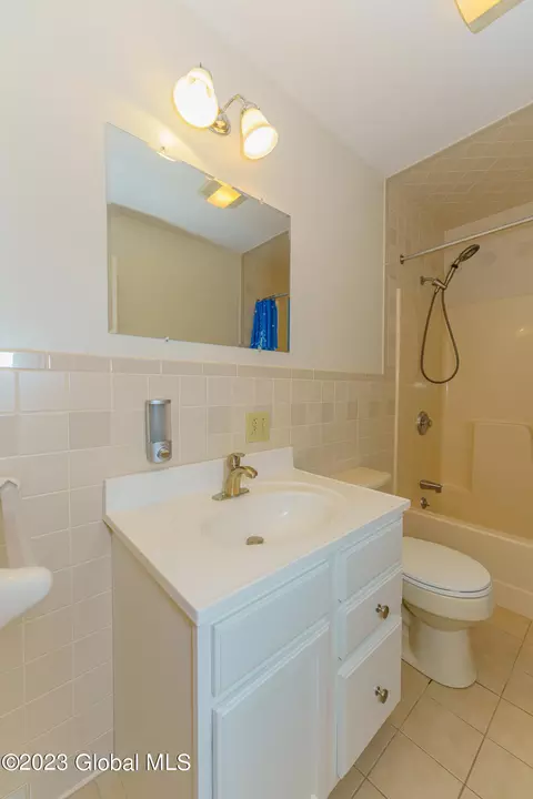 34 Beverly Dr, Albany, NY 12203 photo 38