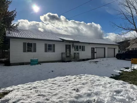 18 Ell St, Ticonderoga, NY 12883