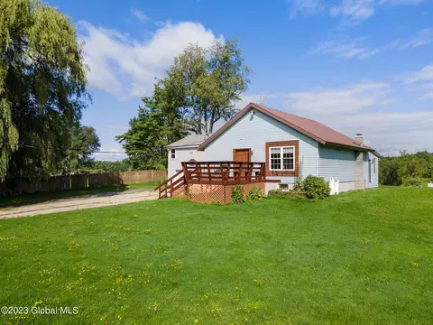 181 Ridge Rd, Amsterdam, NY 12010