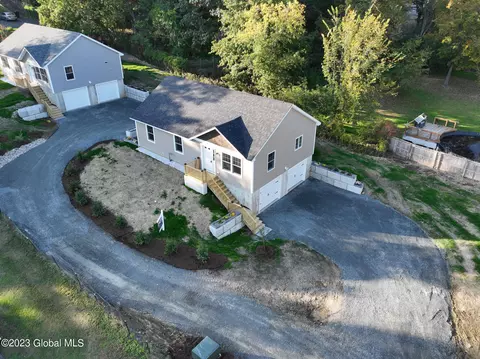 63 Carlyle Ave, Troy, NY 12180