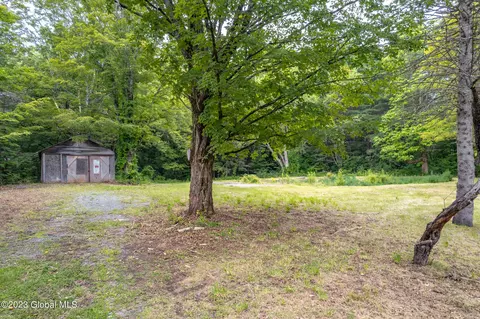 21 Grange Rd, Greenfield, NY 12833