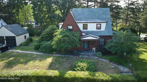 1500 Baker Ave, Niskayuna, NY 12309