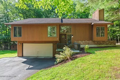 1 Pond Hollow Rd, Averill Park, NY 12018