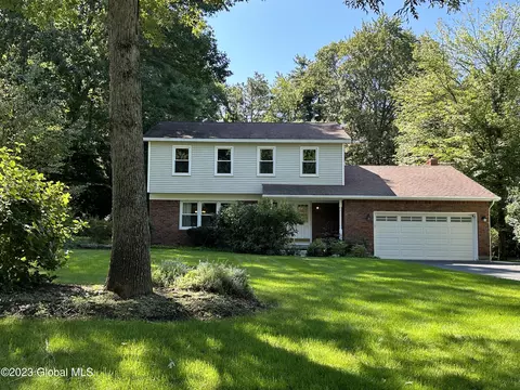 50 Via Davinci, Clifton Park, NY 12065