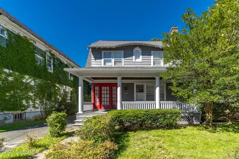 25 N Lake Ave, Troy, NY 12180