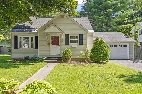 5 Spruce St, Albany, NY 12205