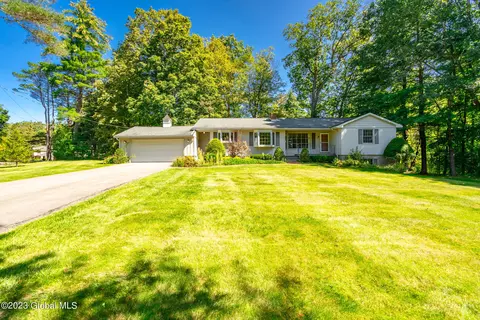 1 Acorn Dr, Burnt Hills, NY 12027