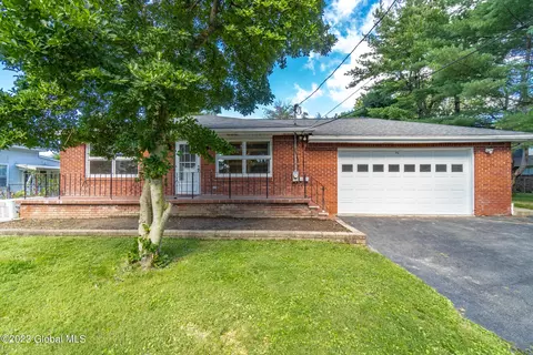 71 N Bridge Dr, Albany, NY 12203