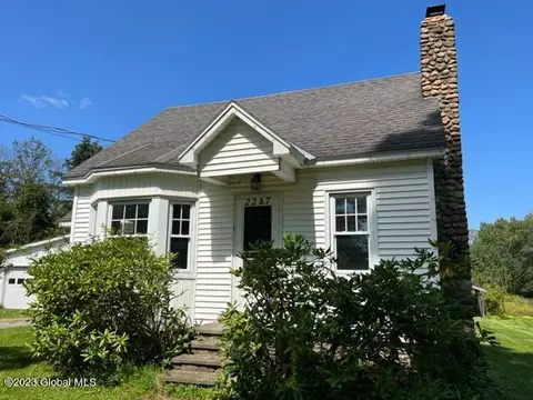 2247 County Hwy 107, Amsterdam, NY 12010