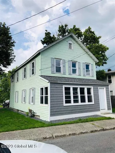 22 Burke St, Mechanicville, NY 12118