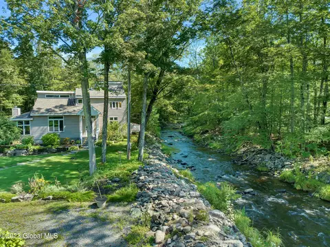 1153 Plank Rd, Averill Park, NY 12018