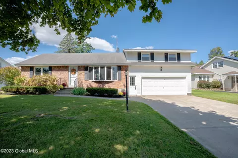 19 Kelly Ln, Rotterdam, NY 12306