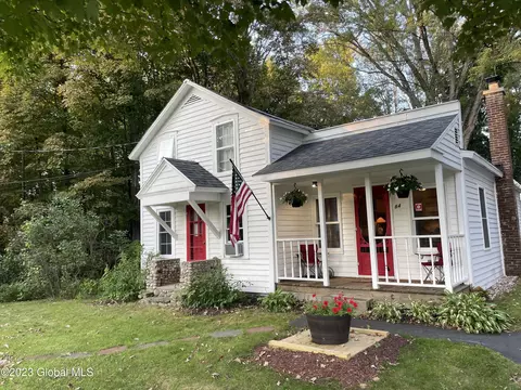 84 Jenkinsville Rd, Queensbury, NY 12804
