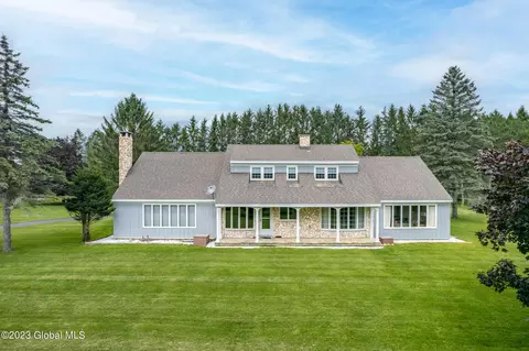 525 Mckay Rd, Amsterdam, NY 12010