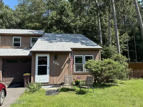 126 Arrow Wood Pl, Malta, NY 12020