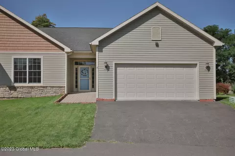 6 Pebble Ct, Slingerlands, NY 12159