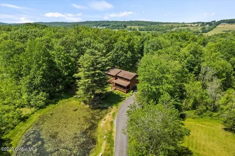 253 New Rd, Nassau, NY 12123