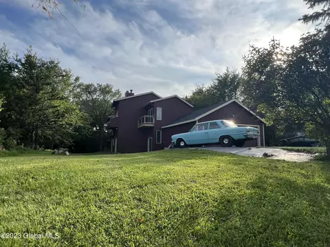 30 Castle Point Rd, Athens, NY 12015