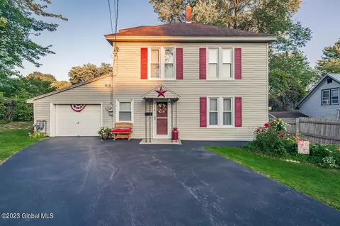3 Pleasant Ave, Amsterdam, NY 12010