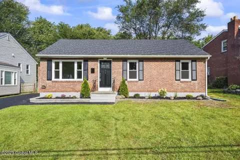 74 Mcnutt Ave, Albany, NY 12205