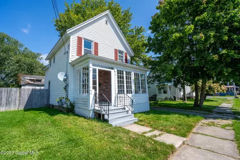 1 Hoffman St, Johnstown, NY 12095