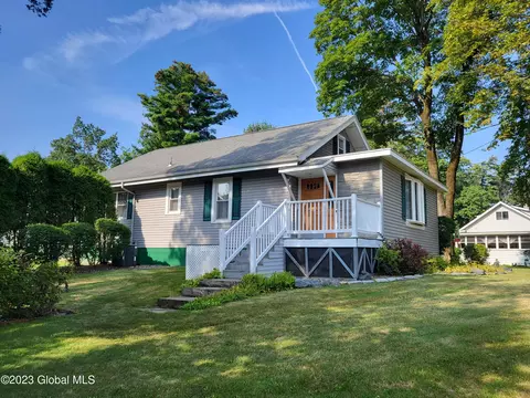 284 Watervliet Shaker Rd, Watervliet, NY 12189