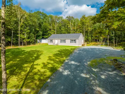 182 Foster Rd, Cropseyville, NY 12052