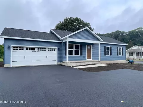 15 Grand Blvd, South Glens Falls, NY 12803