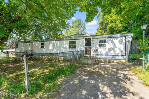 26 Quincy St, Albany, NY 12205