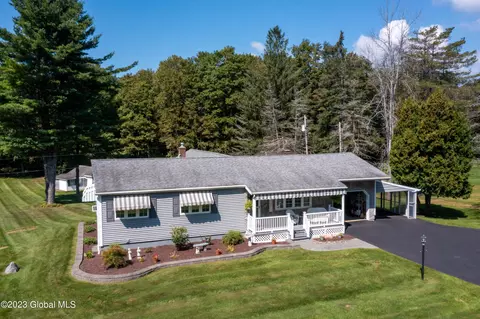 2671 Touareuna Rd, Amsterdam, NY 12010
