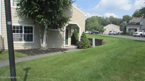 1721 Hampton Place Blvd, Troy, NY 12180