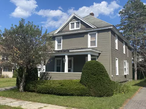 22 Alexander St, Gloversville, NY 12078