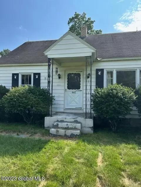 447 Mcquade Rd, Amsterdam, NY 12010