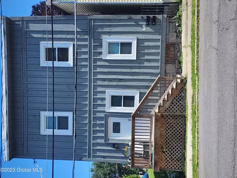 9 Division St, Cohoes, NY 12047