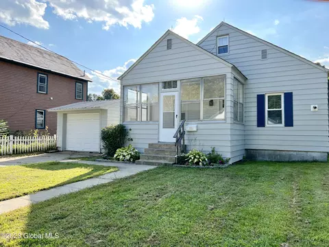 13 Dunn Ave, Corinth, NY 12822