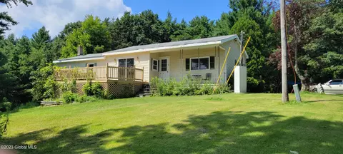 41-43 Fog Hill Rd, Hoosick Falls, NY 12090