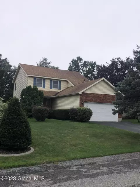 24 Old Birch Ln, Albany, NY 12205