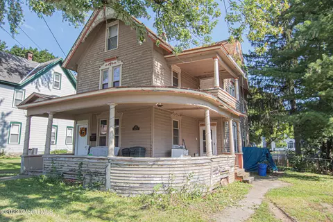 105 Burton St, Johnstown, NY 12095