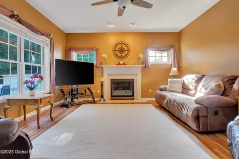 106 Stockbridge Ct, Ballston Spa, NY 12020 photo 14