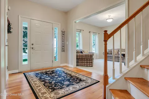 106 Stockbridge Ct, Ballston Spa, NY 12020 photo 4