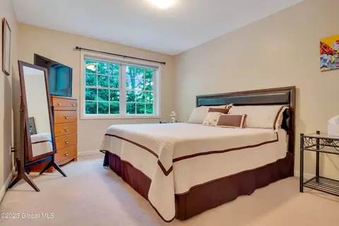 106 Stockbridge Ct, Ballston Spa, NY 12020 photo 27