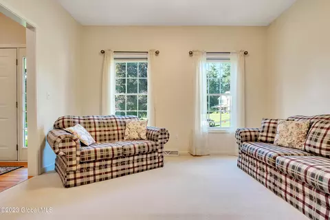 106 Stockbridge Ct, Ballston Spa, NY 12020 photo 6