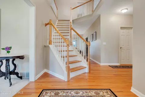 106 Stockbridge Ct, Ballston Spa, NY 12020 photo 3