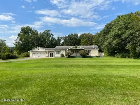 368 Fort Hunter Rd, Amsterdam, NY 12010